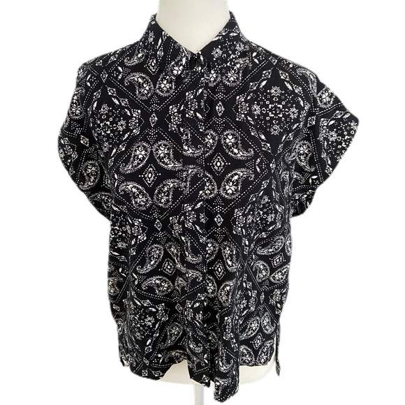 Black and White Paisley Print High Low Cap Sleeve Button Up Shirt Size Large - Picture 1 of 14